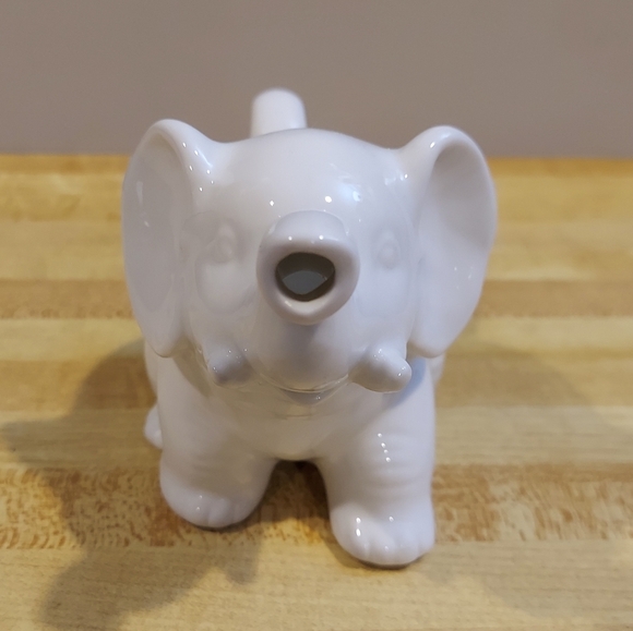 VINTAGE HIC JAPAN HAND-MADE GLOSSY WHITE CERAMIC ELEPHANT MILK/CREAMER 0oz 4"x6" - Picture 3 of 7